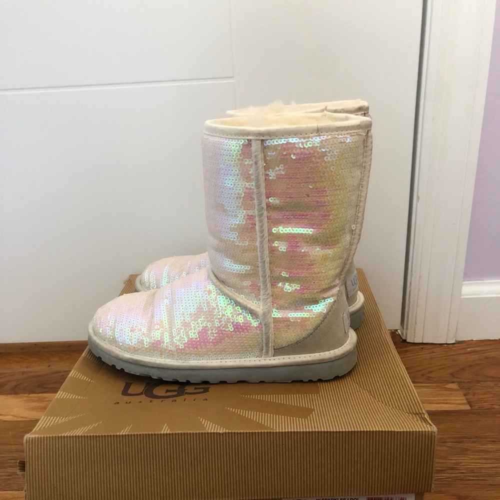 Uggs - Picture 2 of 4